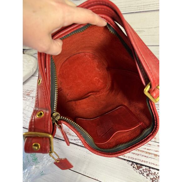 Coach Vintage Duffle Sac Red NYC Bucket Bag - Picture 9 of 10